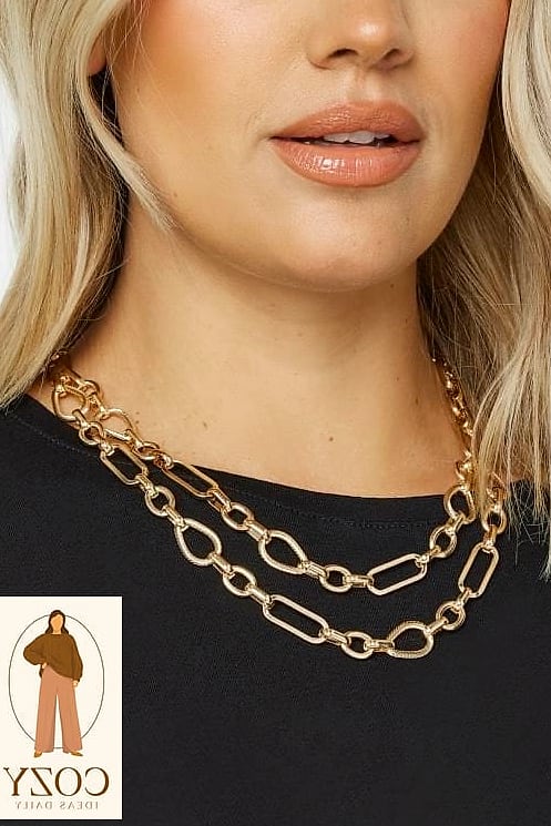 Layered Necklaces With Simple Basics