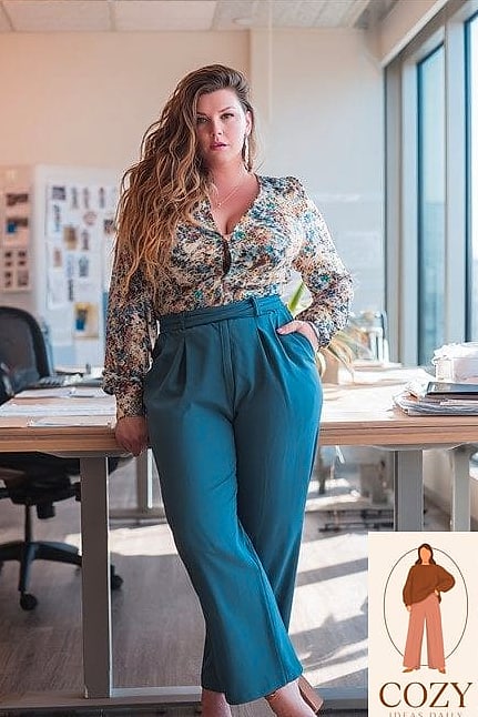 Wide-Leg Trousers With a Tucked-In Blouse
